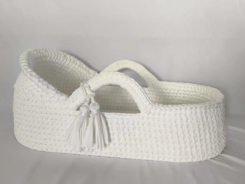 Newborn Baby Nest Lounger Cradle Crib with Wooden Frame Hand-Crocheted Bassinet Soft Mattress Portable Infant Sleeping Bed