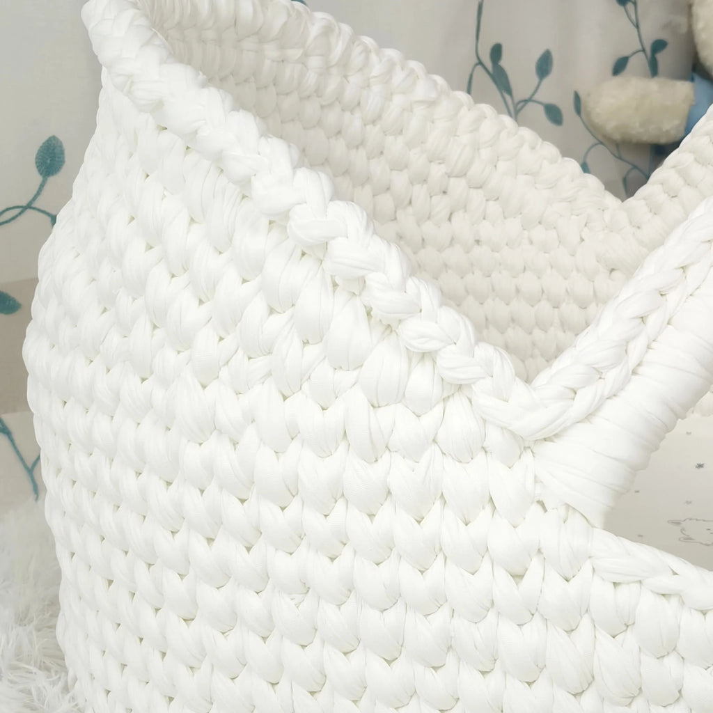 Newborn Baby Nest Lounger Cradle Crib with Wooden Frame Hand-Crocheted Bassinet Soft Mattress Portable Infant Sleeping Bed
