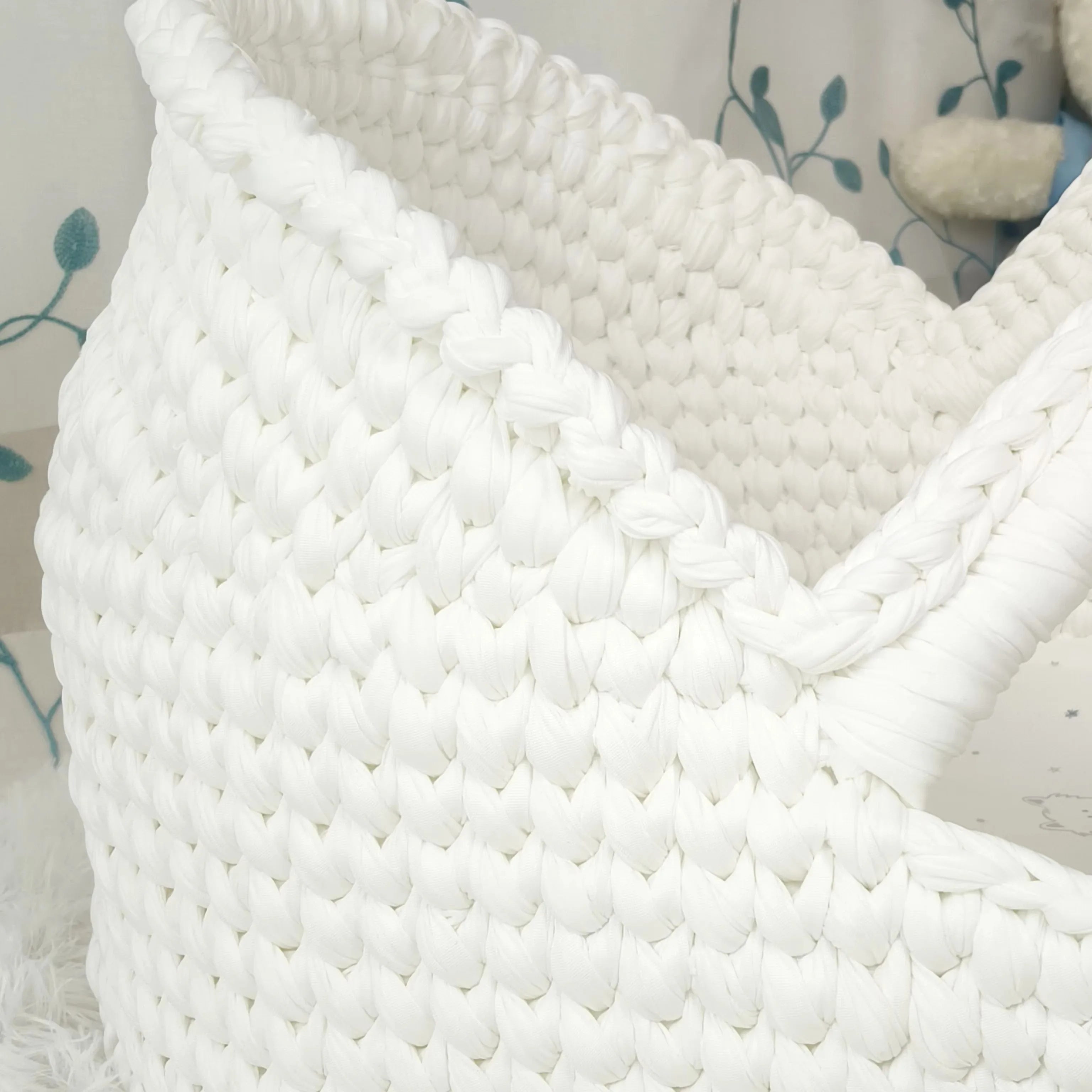 Newborn Baby Nest Lounger Cradle Crib with Wooden Frame Hand-Crocheted Bassinet Soft Mattress Portable Infant Sleeping Bed