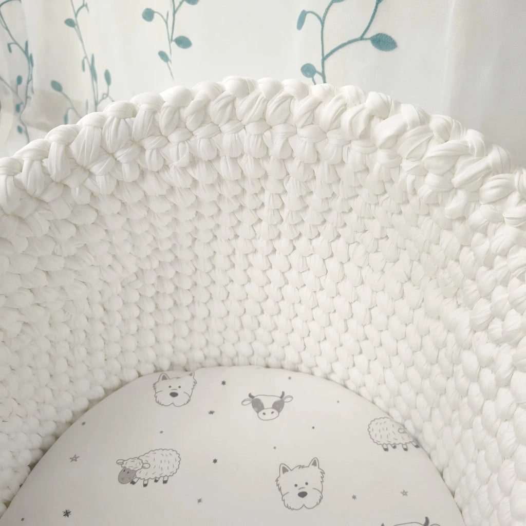 Newborn Baby Nest Lounger Cradle Crib with Wooden Frame Hand-Crocheted Bassinet Soft Mattress Portable Infant Sleeping Bed