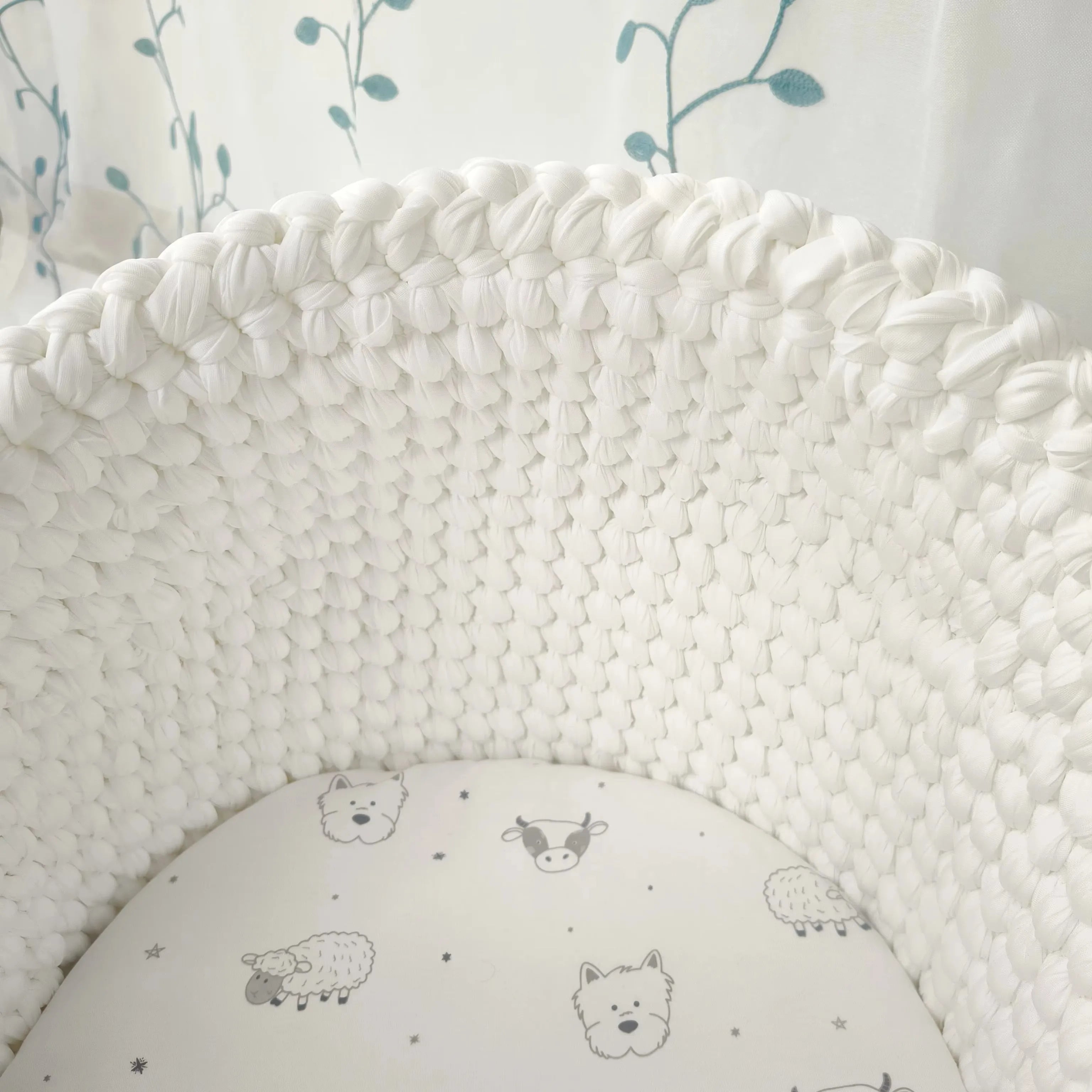 Newborn Baby Nest Lounger Cradle Crib with Wooden Frame Hand-Crocheted Bassinet Soft Mattress Portable Infant Sleeping Bed