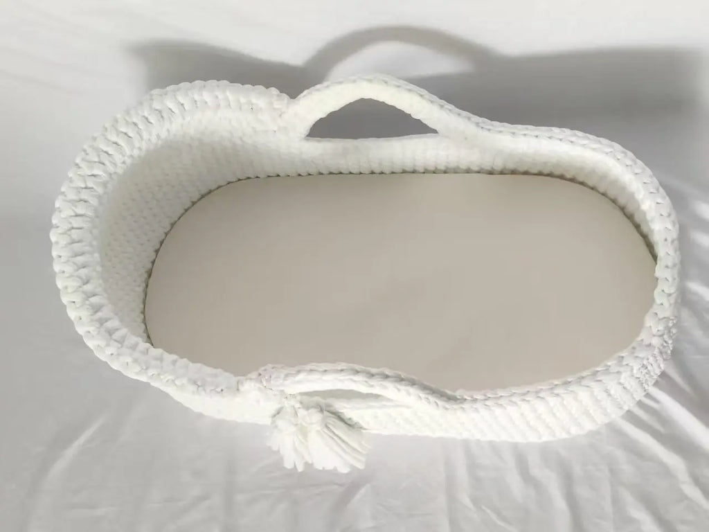 Newborn Baby Nest Lounger Cradle Crib with Wooden Frame Hand-Crocheted Bassinet Soft Mattress Portable Infant Sleeping Bed