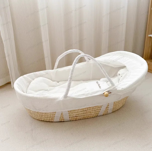 Baby Cradle, Carry Basket Portable, Bed in Bed Newborn Carry Basket Baby Reclining Chair Hand Woven