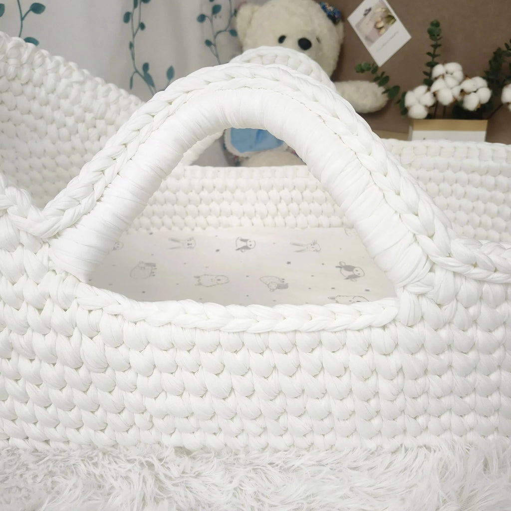 Newborn Baby Nest Lounger Cradle Crib with Wooden Frame Hand-Crocheted Bassinet Soft Mattress Portable Infant Sleeping Bed