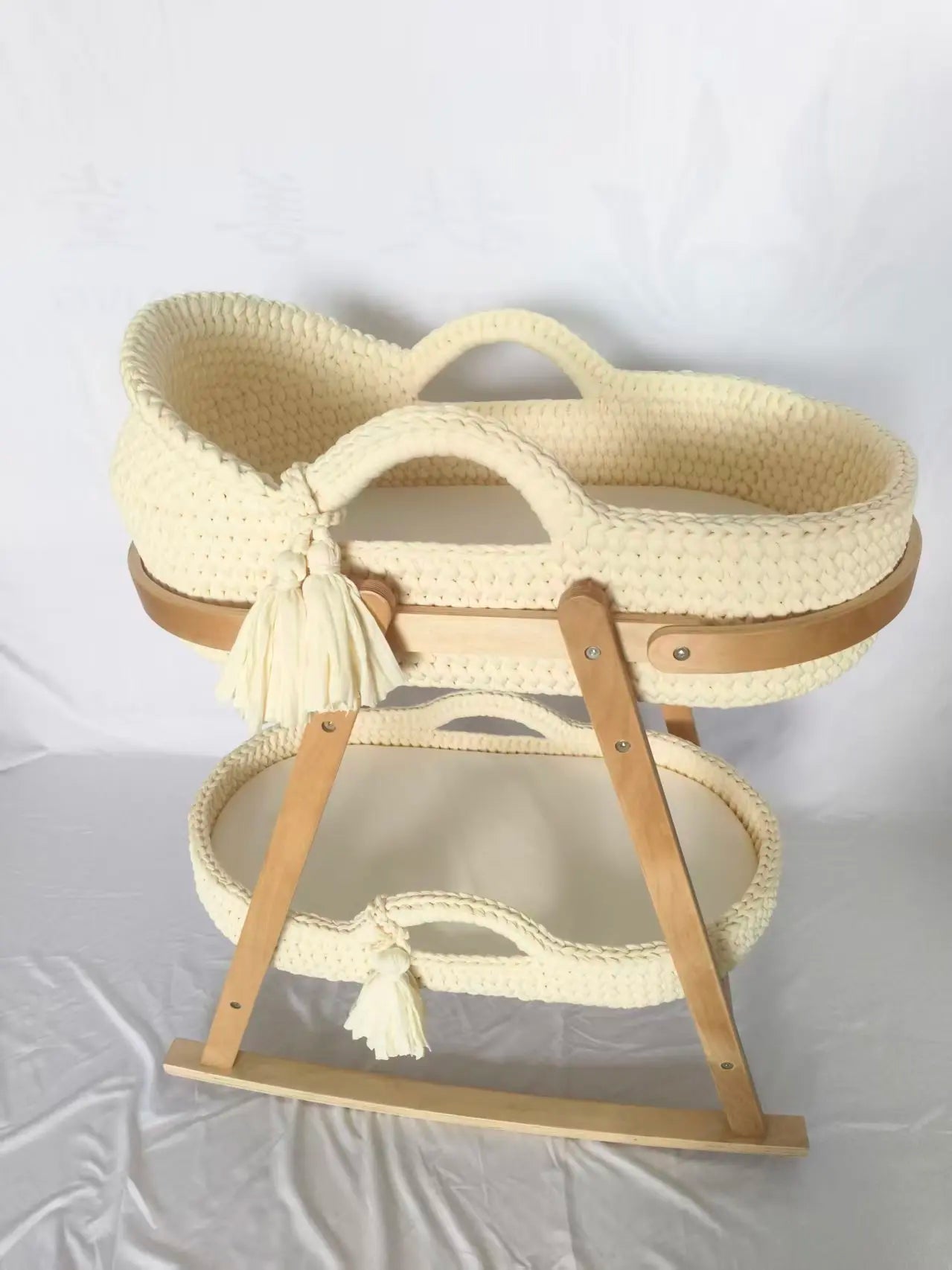 Newborn Baby Nest Lounger Cradle Crib with Wooden Frame Hand-Crocheted Bassinet Soft Mattress Portable Infant Sleeping Bed