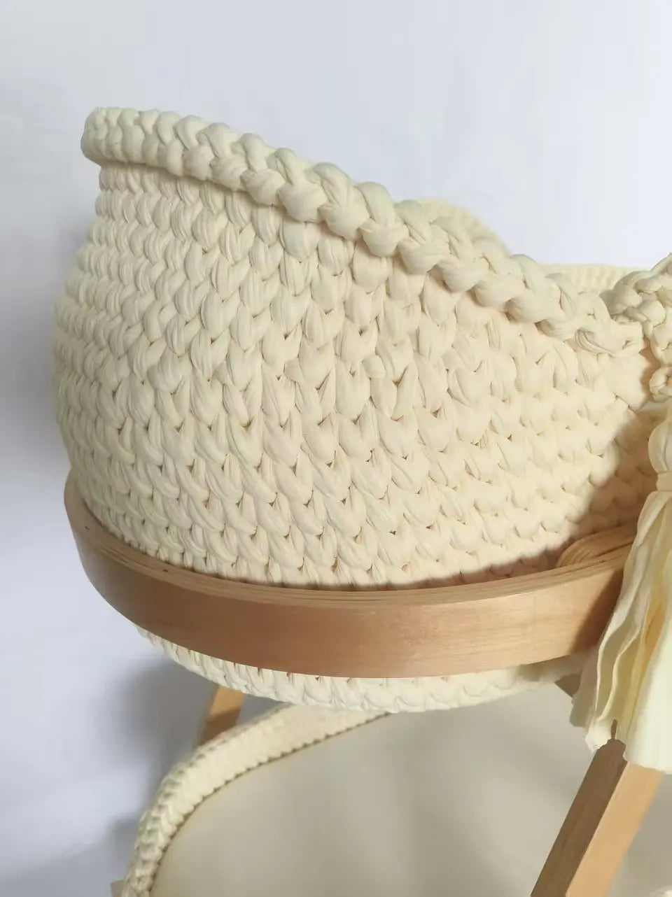 Newborn Baby Nest Lounger Cradle Crib with Wooden Frame Hand-Crocheted Bassinet Soft Mattress Portable Infant Sleeping Bed