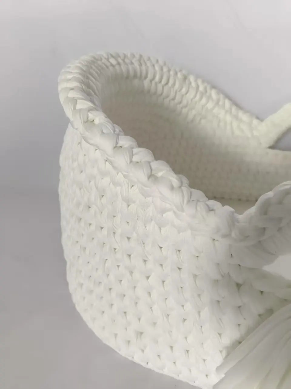Newborn Baby Nest Lounger Cradle Crib with Wooden Frame Hand-Crocheted Bassinet Soft Mattress Portable Infant Sleeping Bed